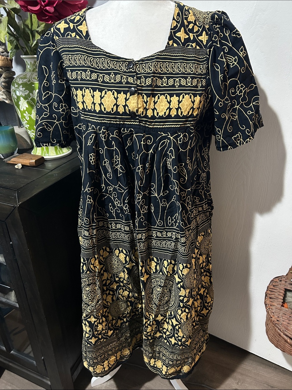 Black & Gold Floral Midi Dress with Short Sleeves